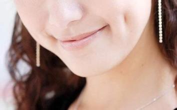 嘴角有酒窩的女人面相代表了什麼？