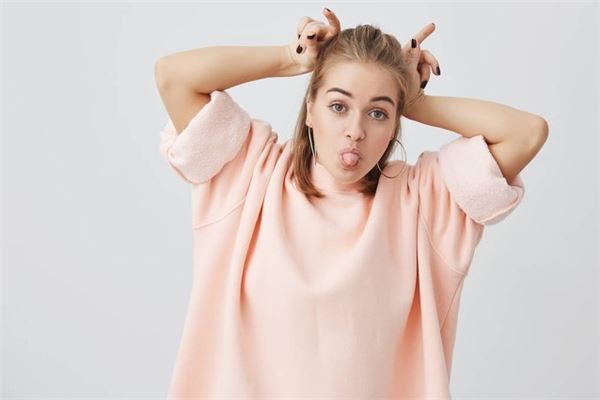 舌頭尖的女人代表什麼