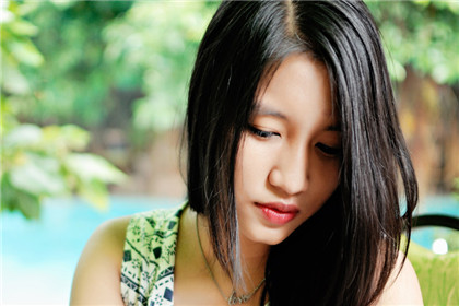 鼻樑有痣是什麼意思 有火險痣的女人好嗎