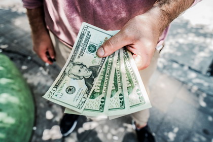 正財坐偏財是什麼意思？正財斷命歌訣
