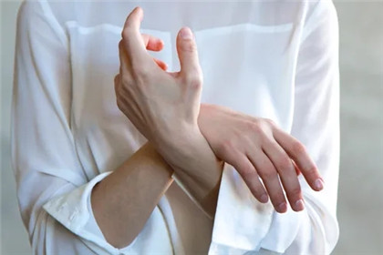 看女人為什麼先看手 看手要看些什麼