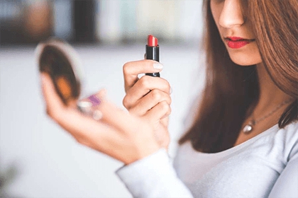 女人上嘴唇薄下嘴唇厚好色嗎 嘴唇怎麼看