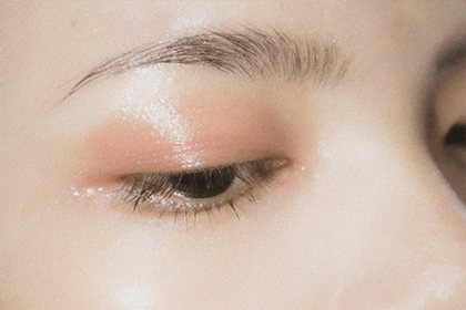 女生左眼尾後長了一個痣好不好
