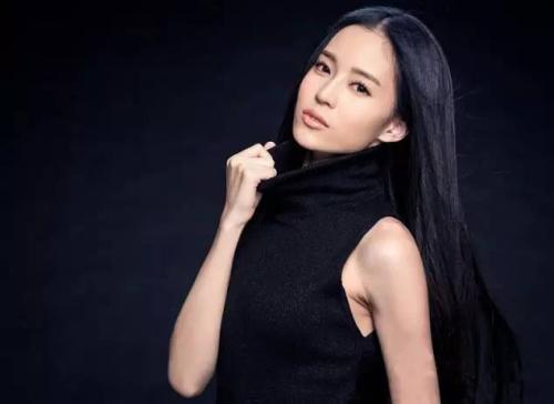 桃花運強女人面相手相分析，什麼樣的女人桃花運最強
