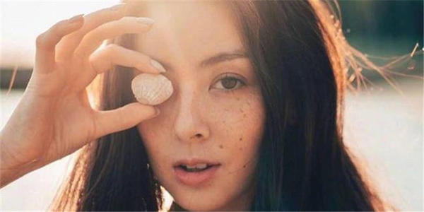 女人滿臉雀斑在面相學中有什麼意思？好不好？