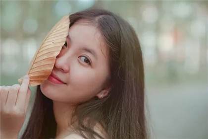女人眼睛下方的痣代表什麼 是什麼痣相