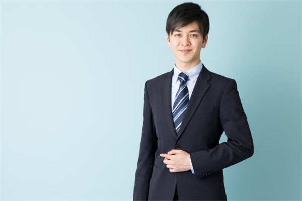 天生高情商的男孩面相