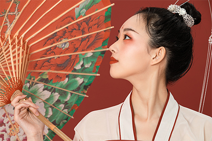 女人富貴痣長在臉上哪裡？女人臉上哪些痣不能去掉？